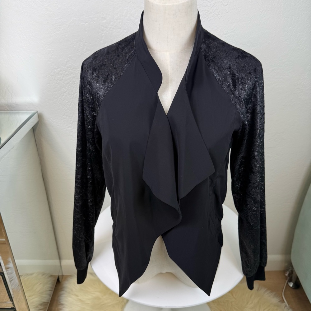 BCBGeneration Black Draped Open-Front Blazer/Text… - image 1